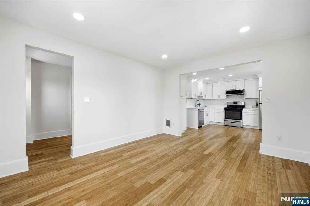 136 7th Ave 2nd Fl - Photo 5 of 20