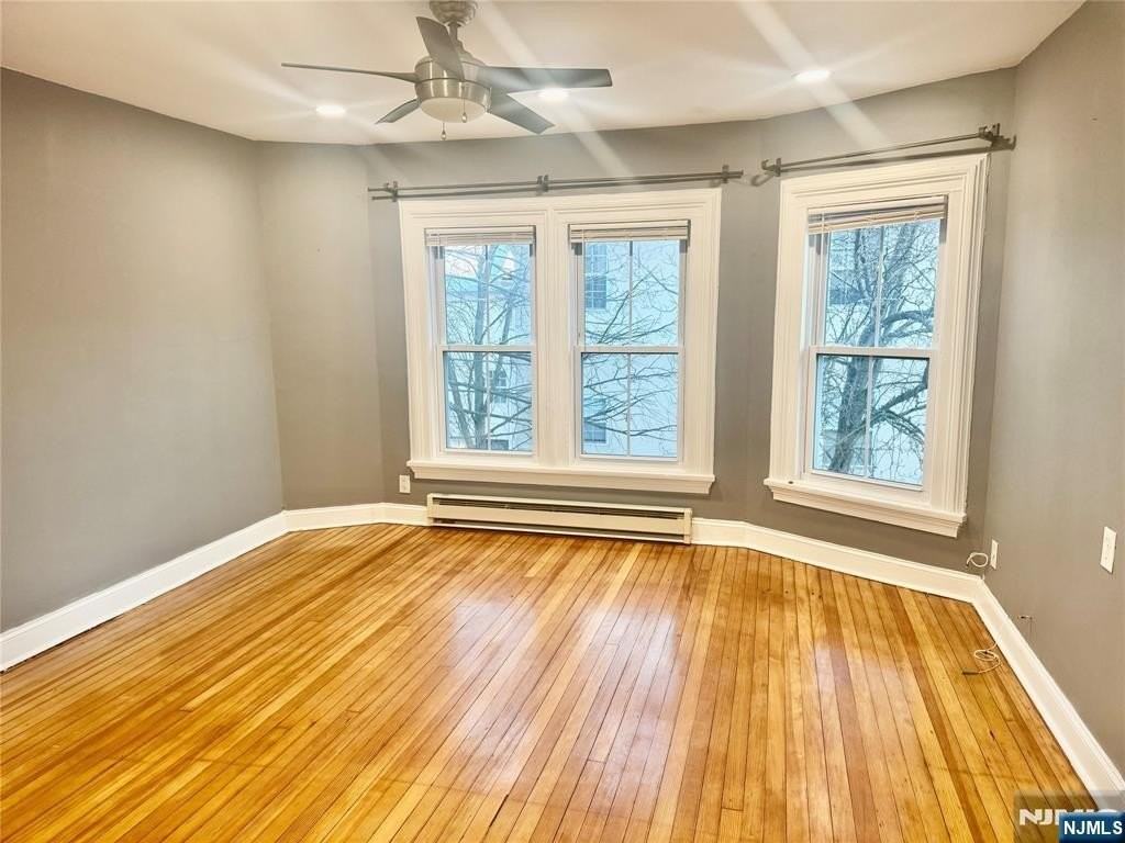 154 Clinton Pl - Photo 5 of 11