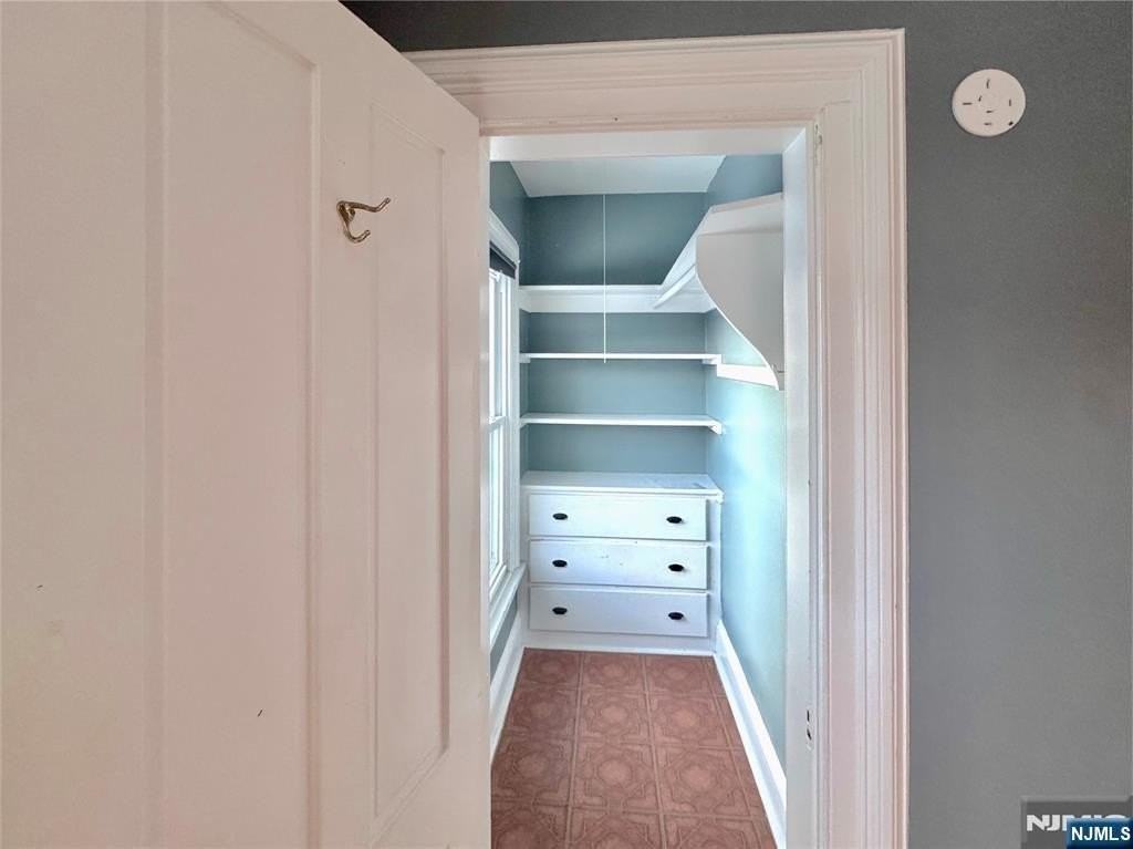 154 Clinton Pl - Photo 7 of 11