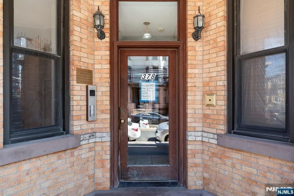 378 Baldwin Ave - Photo 2 of 18