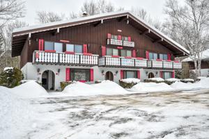 featured image of 46 Linderhof Golf Course Road #D4