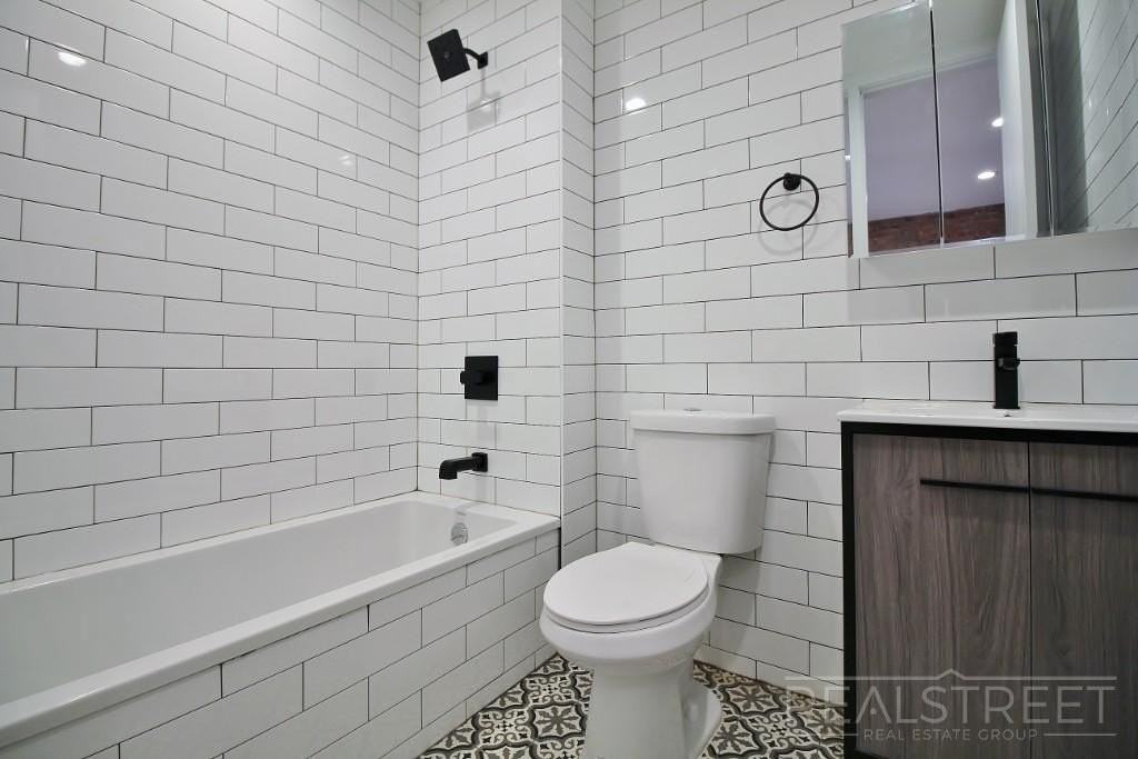 119 Ralph Ave #4B - Photo 5 of 8