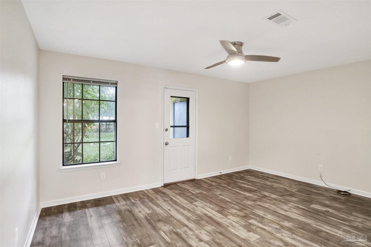 1382 Fairchild St Unit A #A - Photo 3 of 12