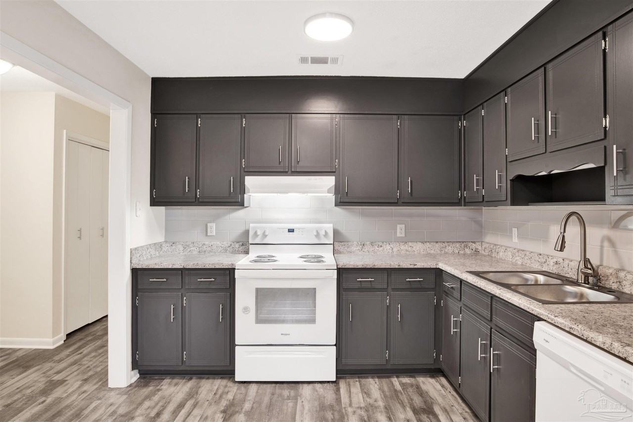 1382 Fairchild St Unit A #A - Photo 7 of 12