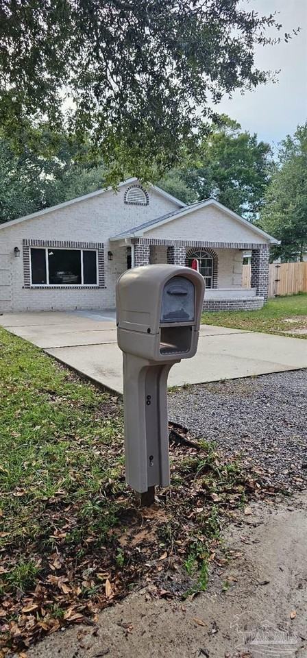 7831 Stallworth Ln - Photo 2 of 33