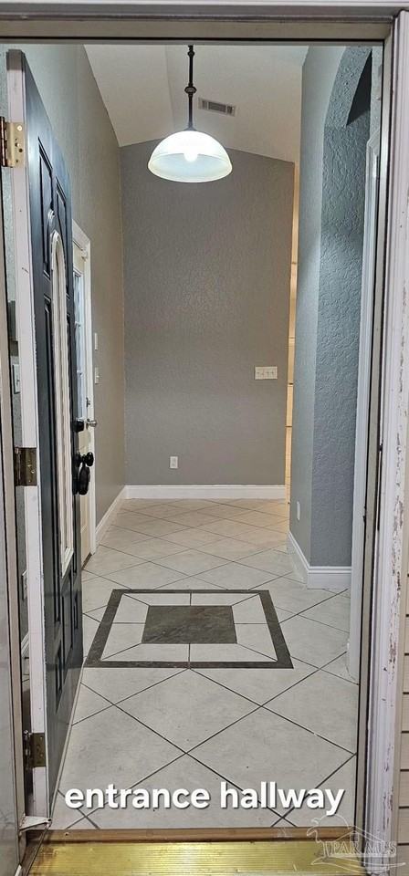 7831 Stallworth Ln - Photo 3 of 33