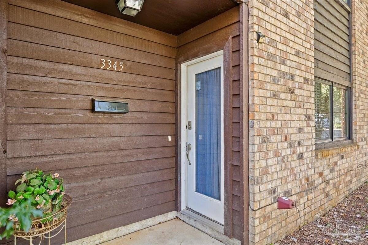 3345 E Lloyd St - Photo 2 of 34