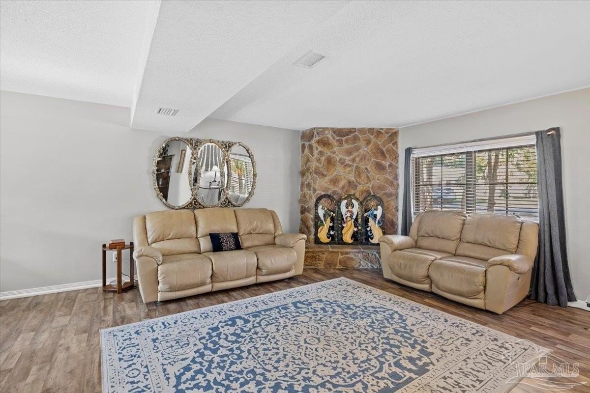 3345 E Lloyd St - Photo 5 of 34