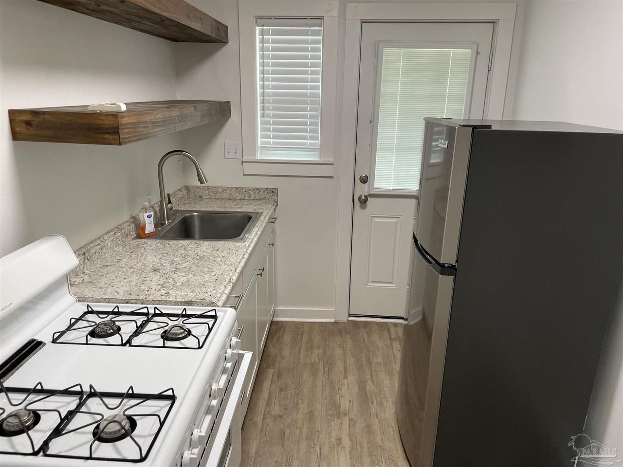 104 Ellis Dr Unit B #B - Photo 5 of 10