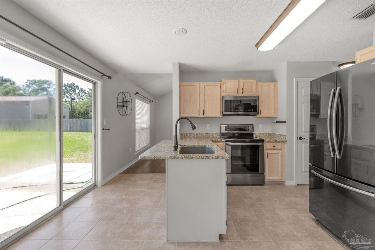 6545 Fern St - Photo 6 of 31