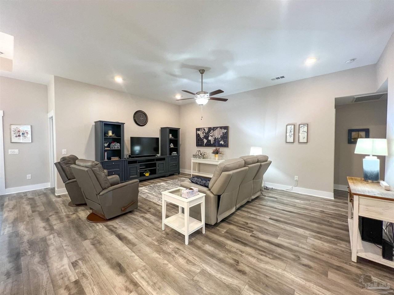 5686 Dunridge Dr - Photo 2 of 31