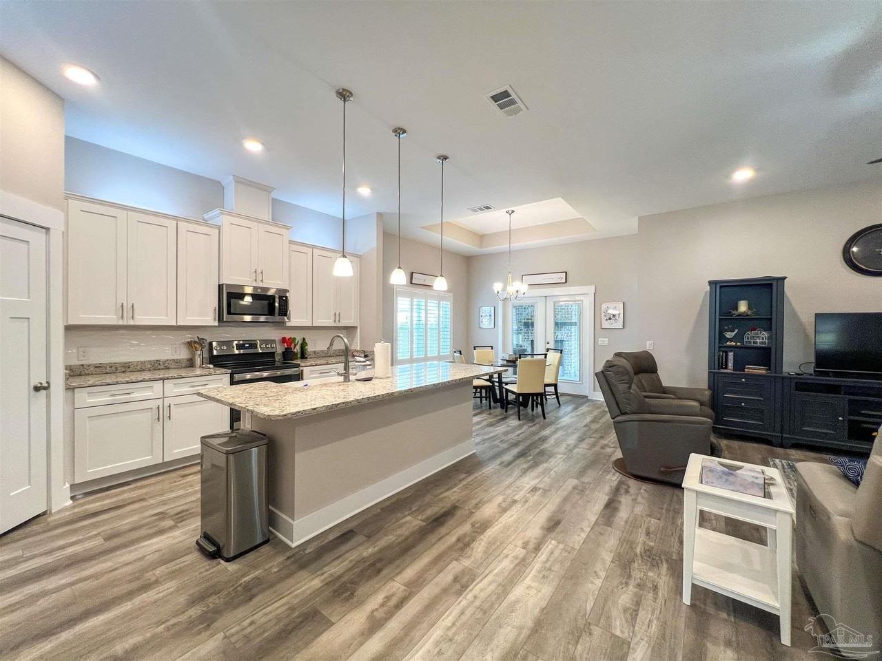 5686 Dunridge Dr - Photo 3 of 31