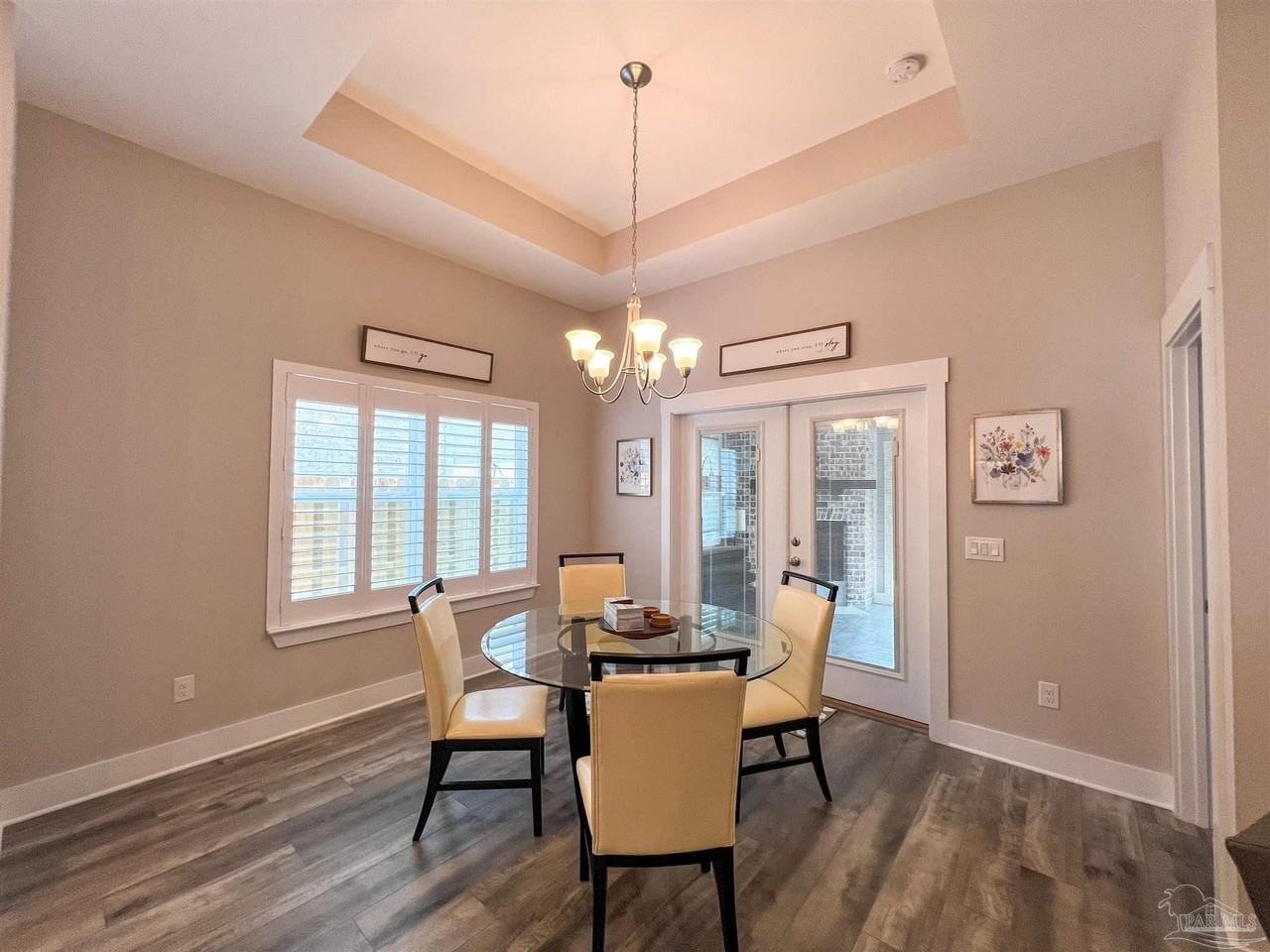 5686 Dunridge Dr - Photo 4 of 31