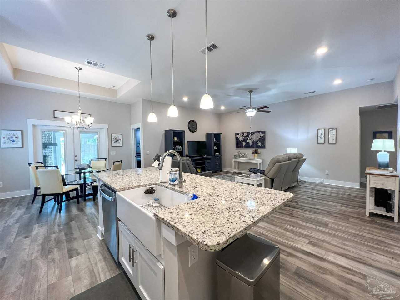 5686 Dunridge Dr - Photo 7 of 31