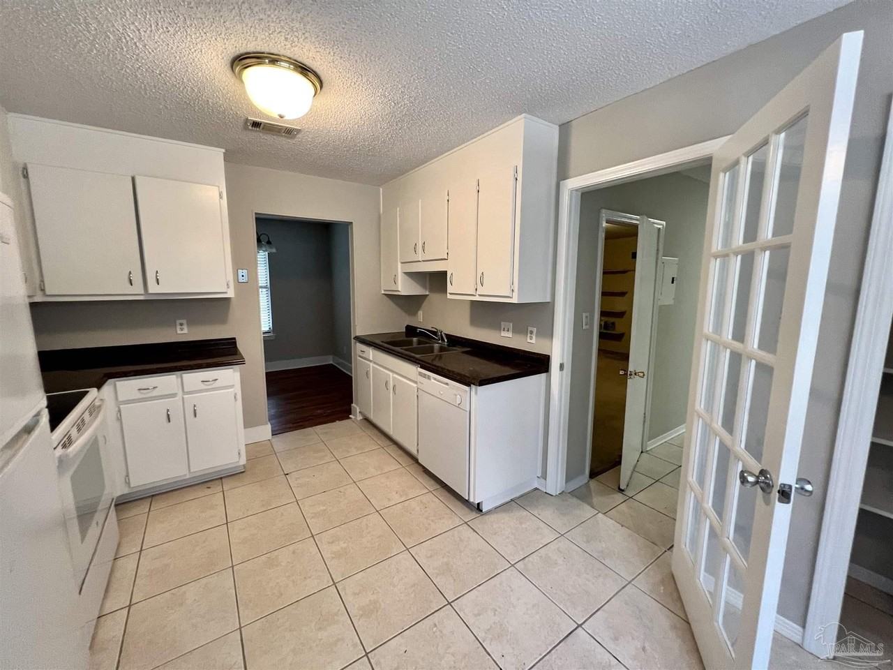 5905 Pamela Dr - Photo 5 of 22