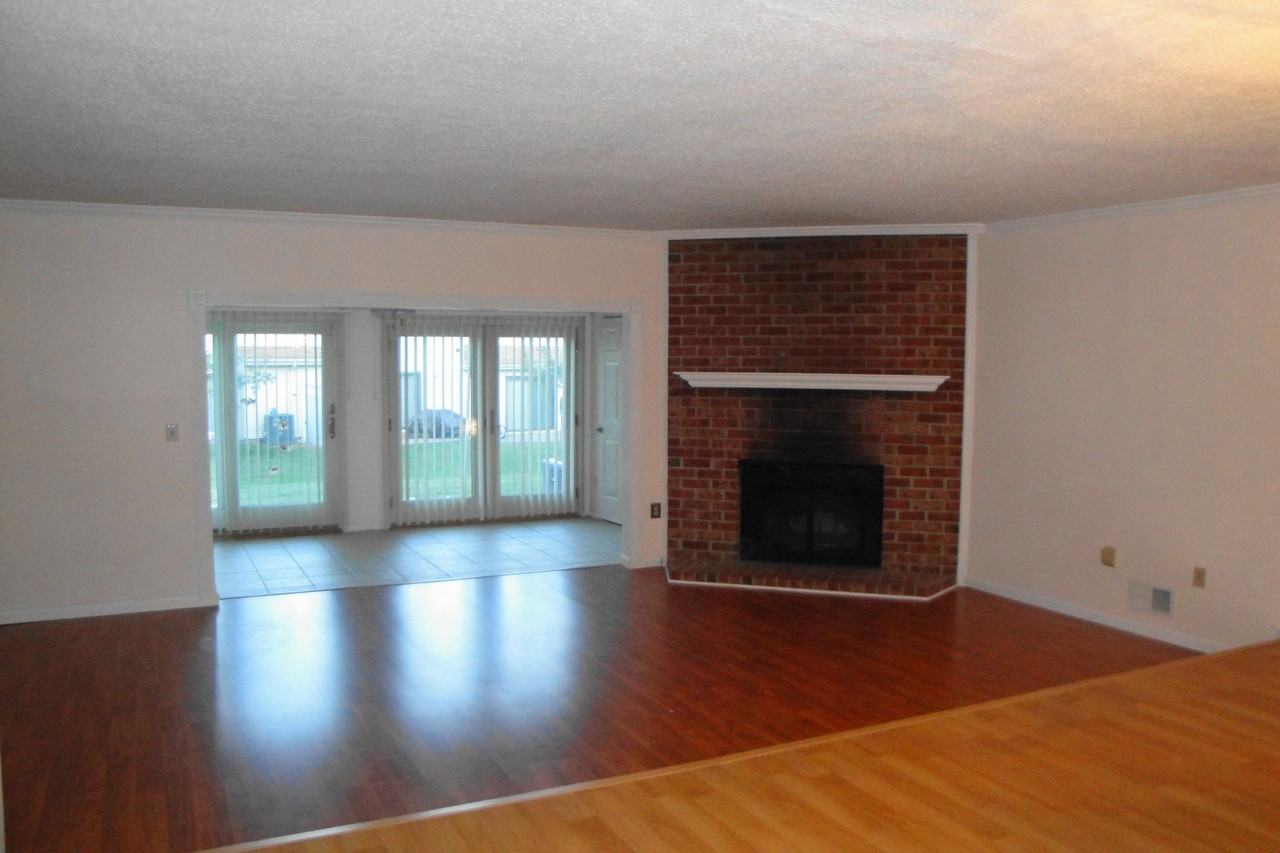 306 Penns Way - Photo 2 of 15