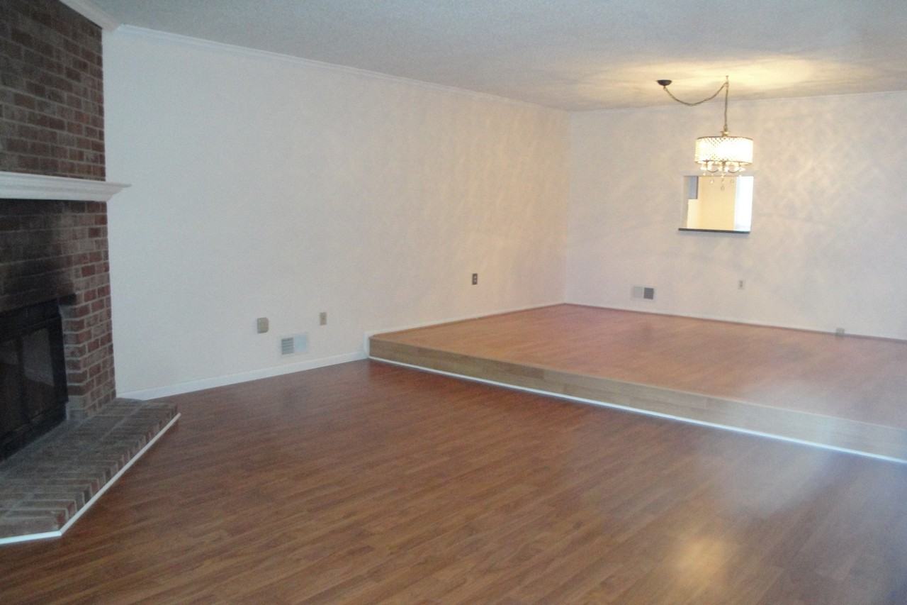 306 Penns Way - Photo 3 of 15