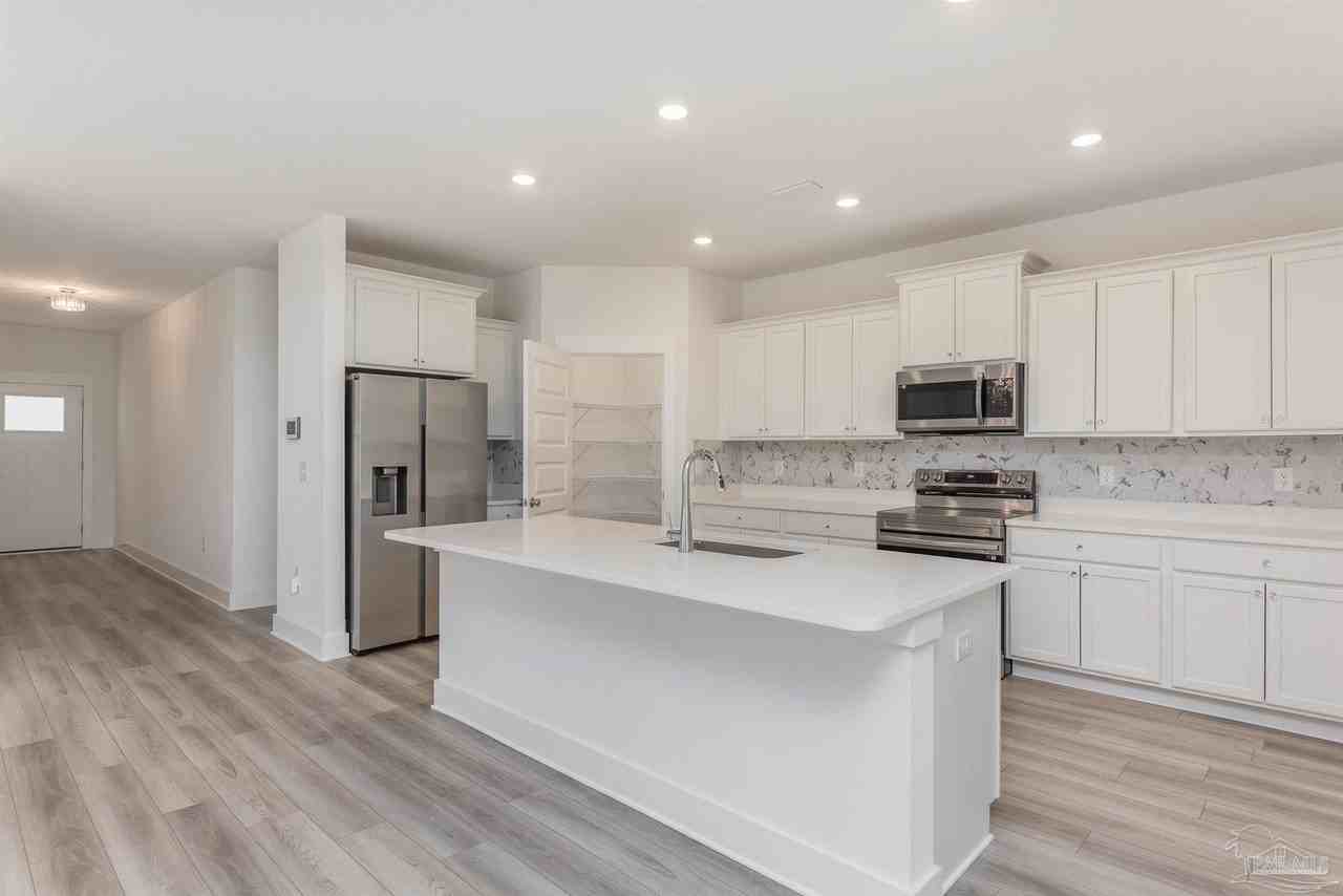 874 Windhill Dr - Photo 5 of 28