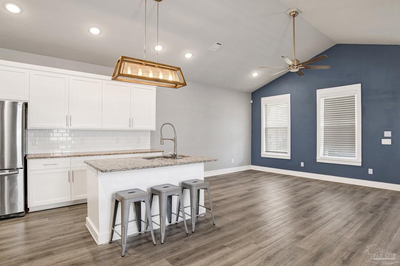 1008 N D St - Photo 7 of 22