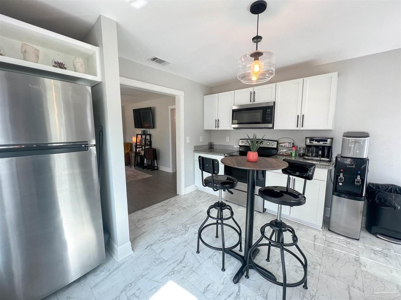 1315 Dexter Ave - Photo 5 of 22