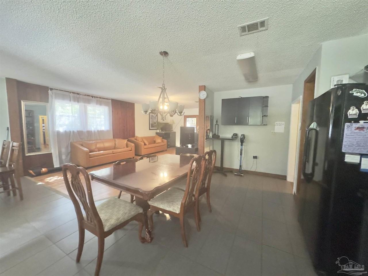 581 Calhoun Ave - Photo 6 of 15