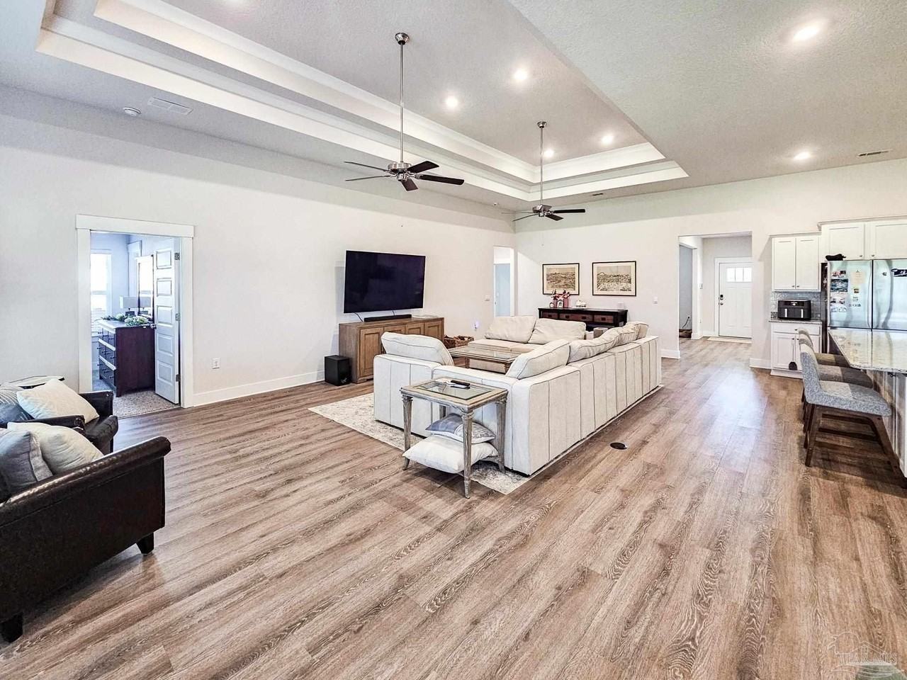 5636 Blake Ln - Photo 5 of 37