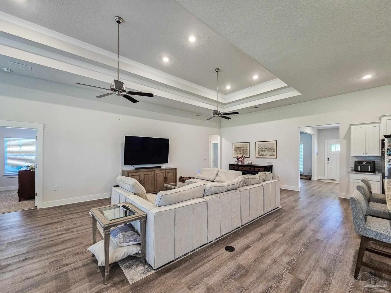 5636 Blake Ln - Photo 7 of 37