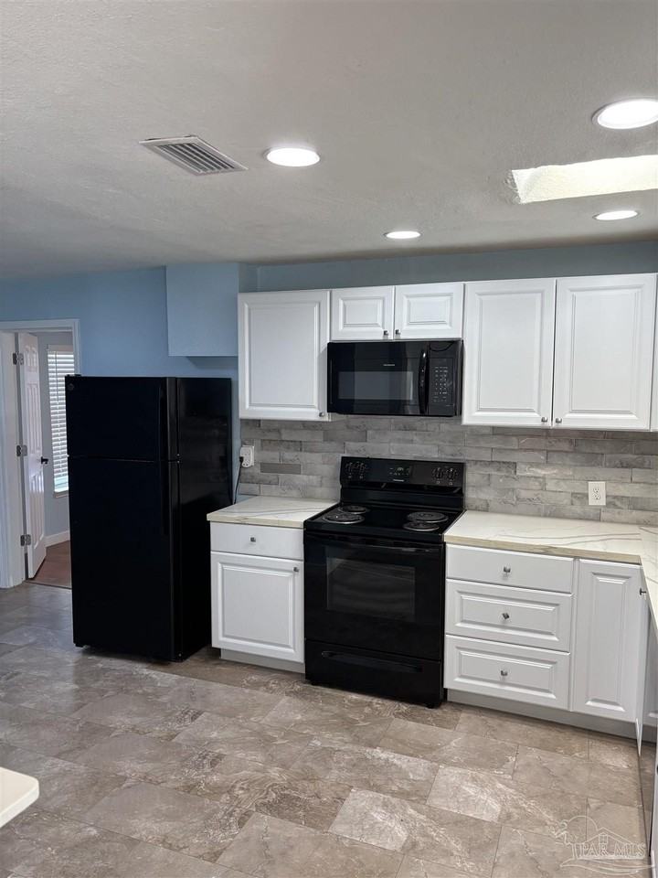 9939 Lillian Hwy - Photo 3 of 21