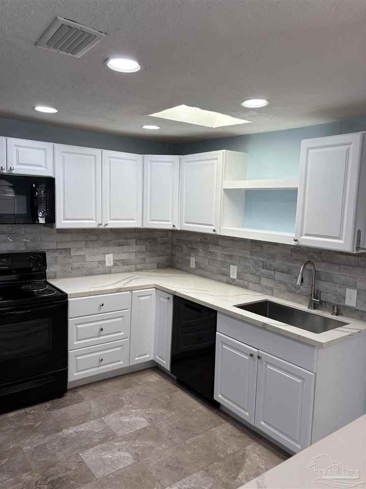 9939 Lillian Hwy - Photo 4 of 21