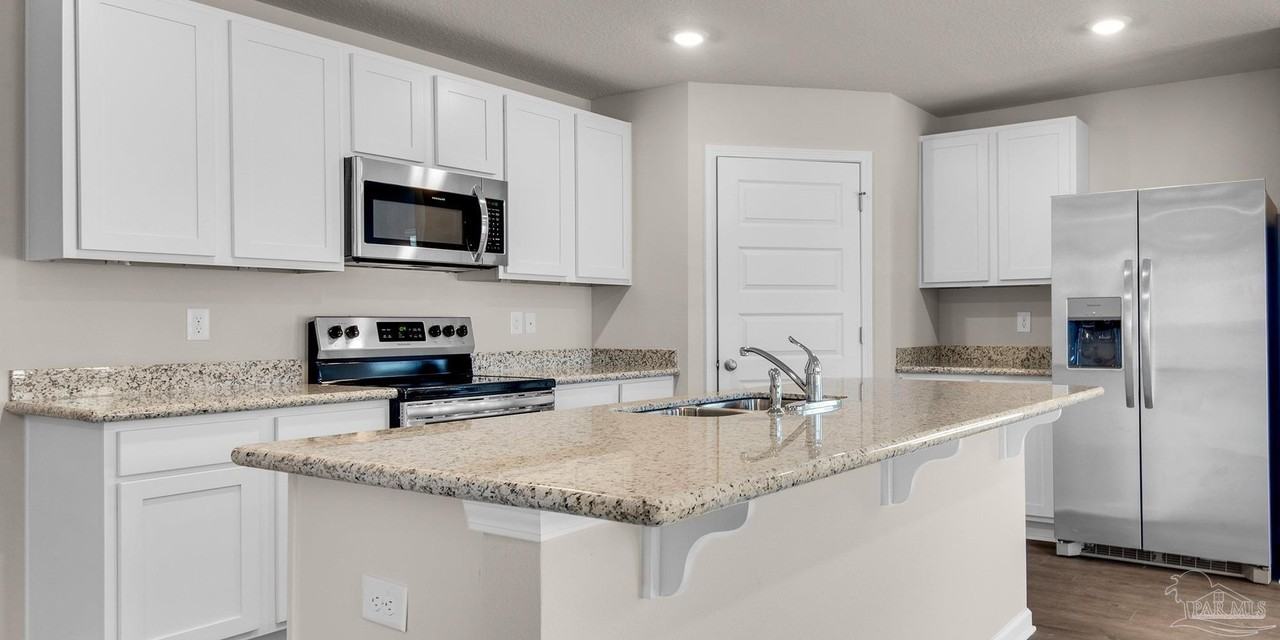 5213 Conservation Cir - Photo 2 of 13