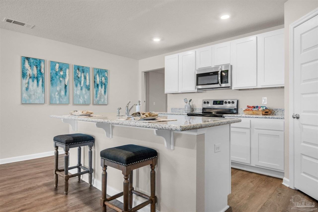 5213 Conservation Cir - Photo 3 of 13