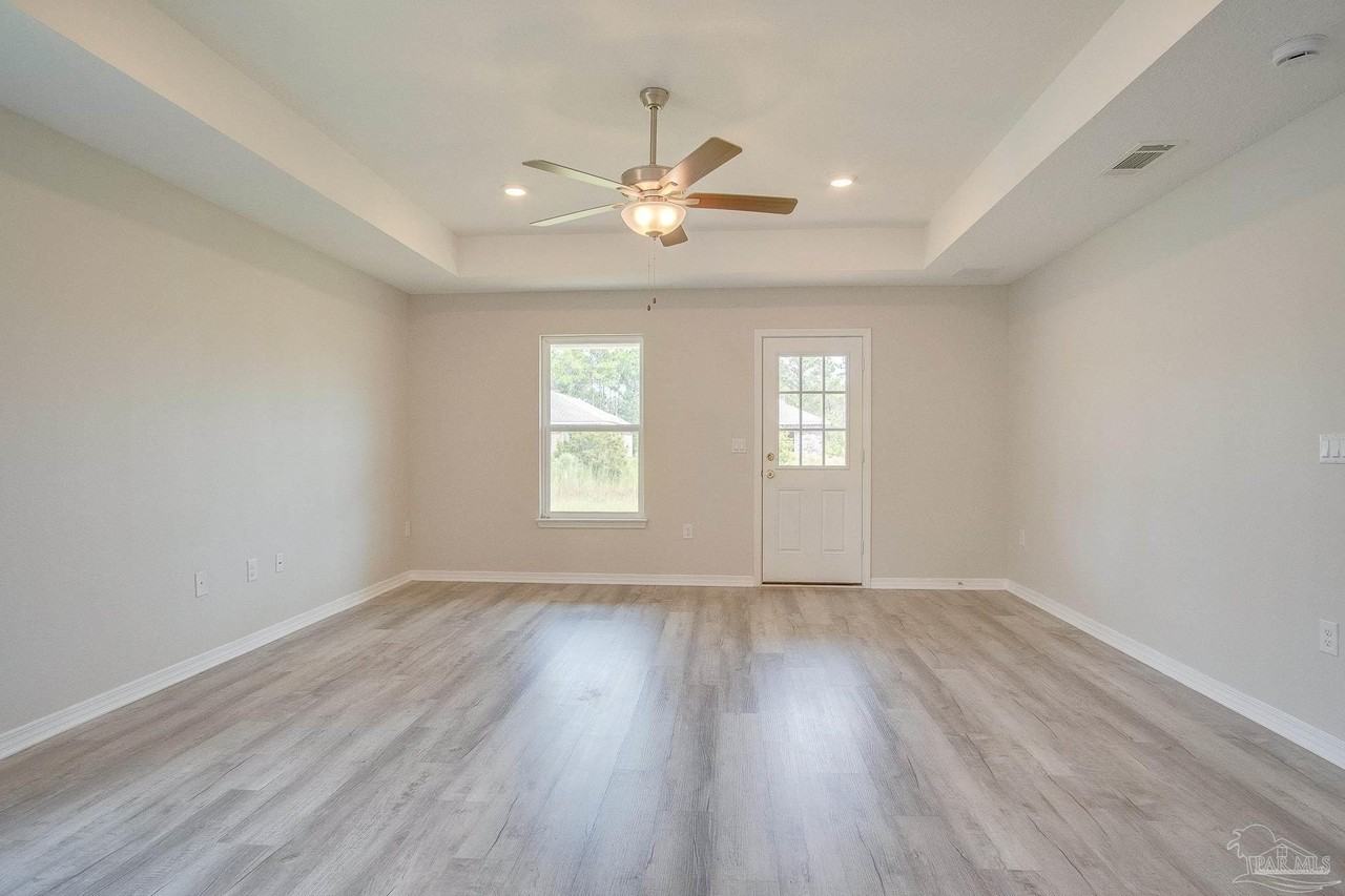 2888 N 24th Ave - Photo 3 of 29