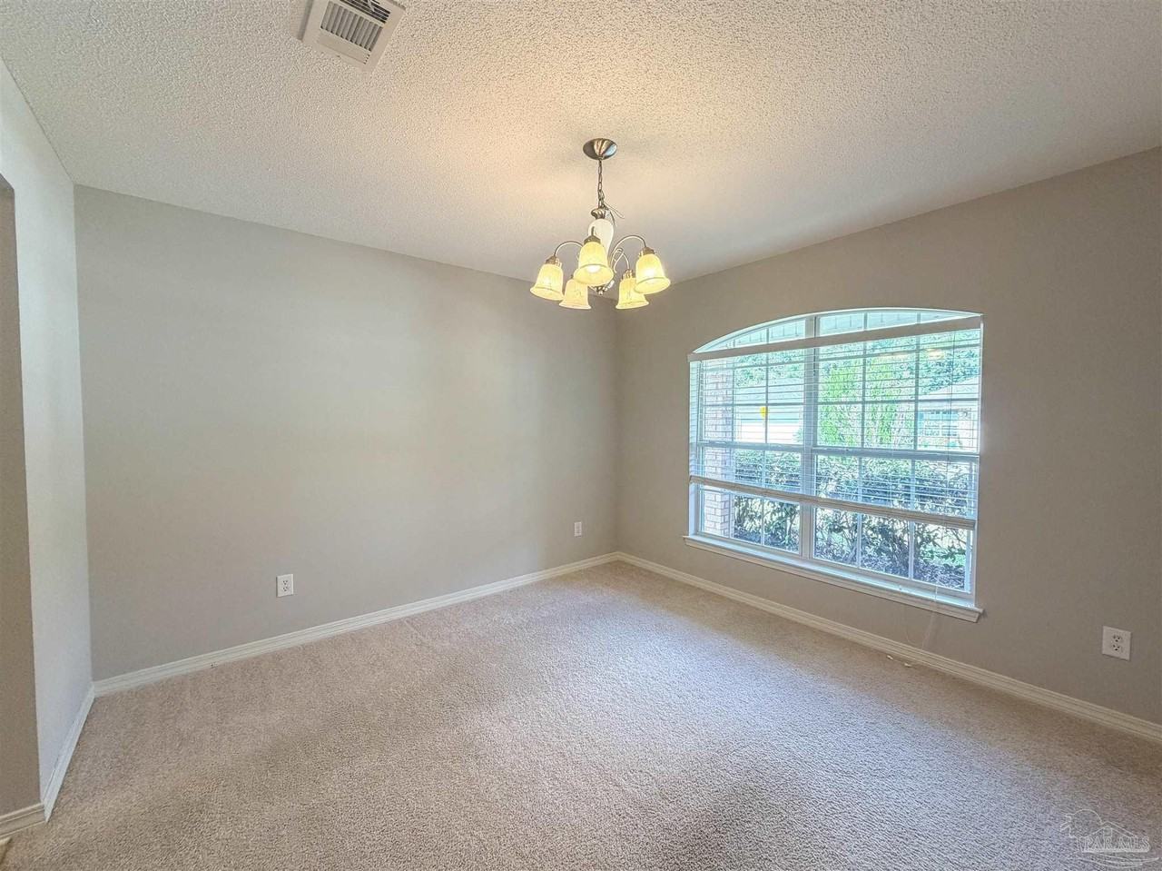 697 Mozingo Ln - Photo 5 of 30