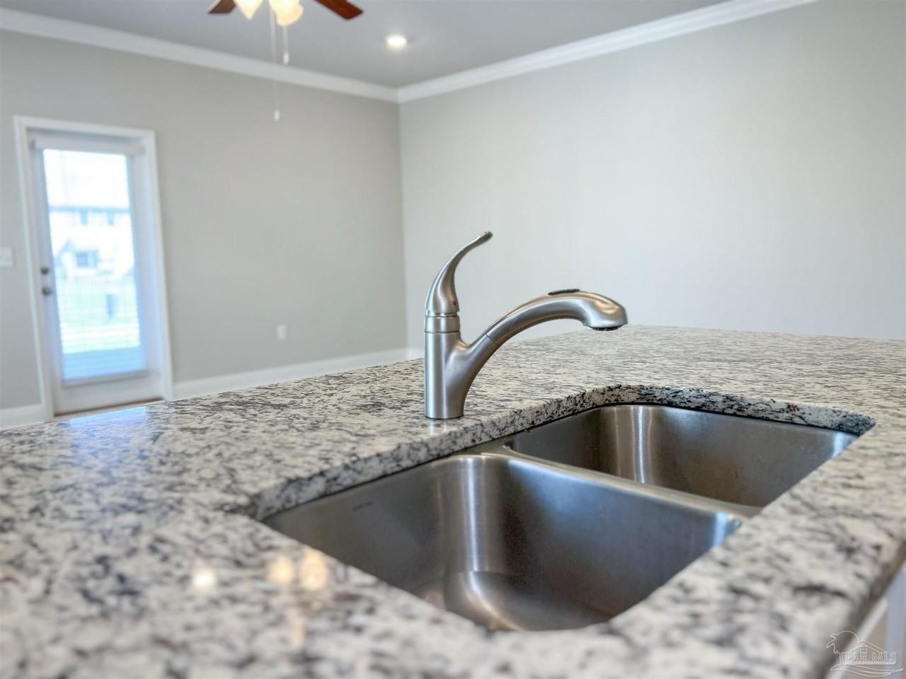 300 S F St - Photo 7 of 33