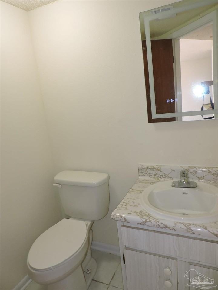 728 N Fairfield Dr - Photo 4 of 12