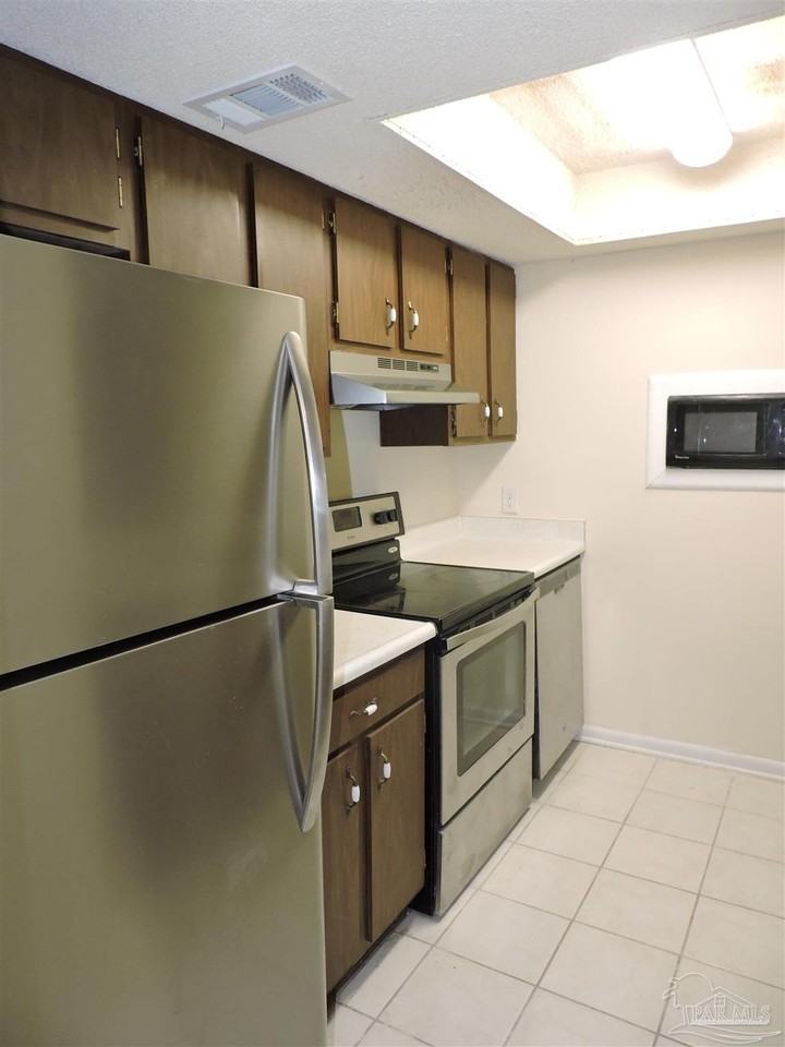 728 N Fairfield Dr - Photo 5 of 12