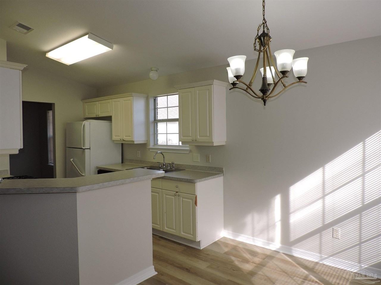 372 Mizzen Ln - Photo 3 of 28