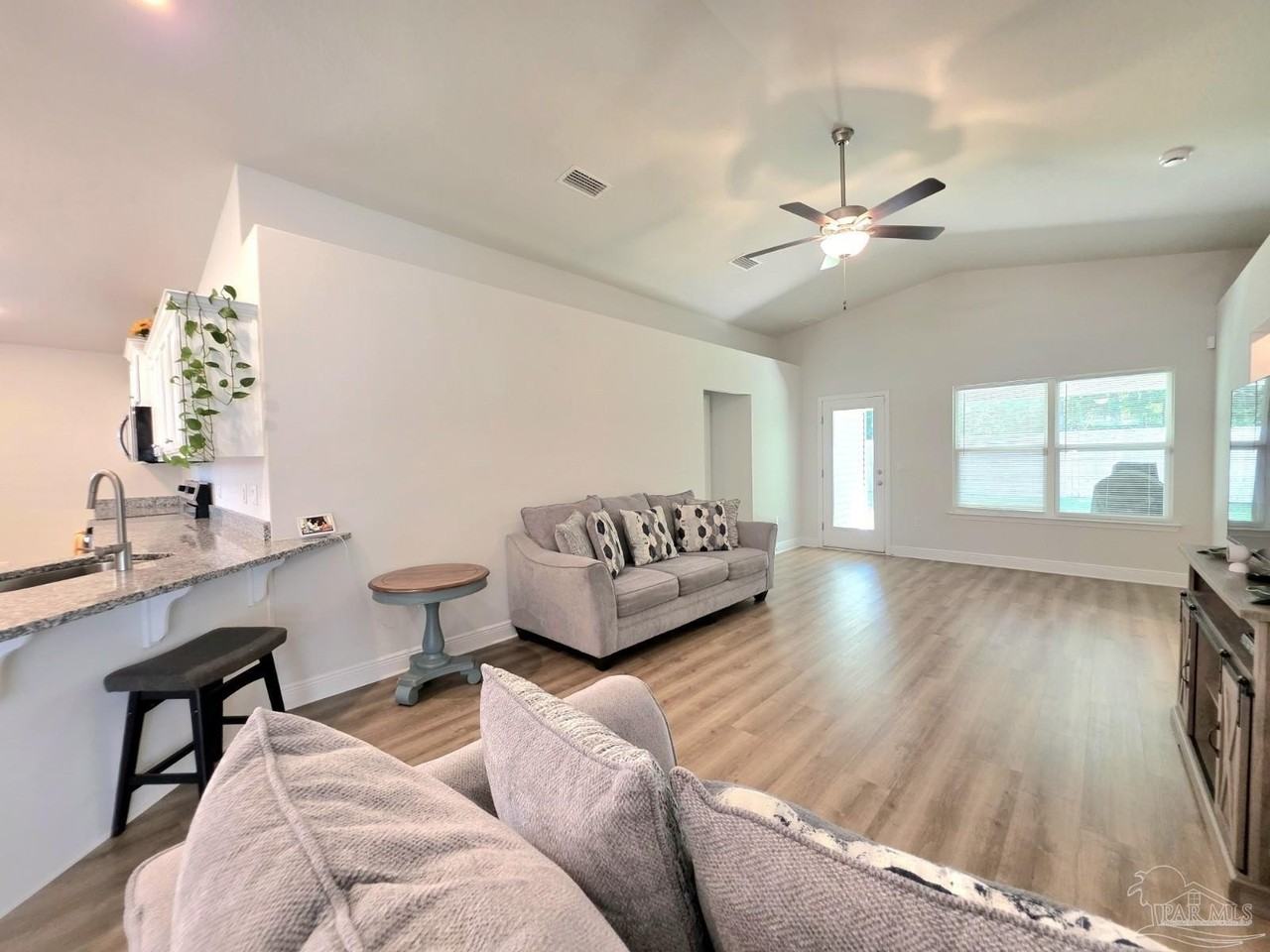 1813 Leigh Loop - Photo 5 of 26