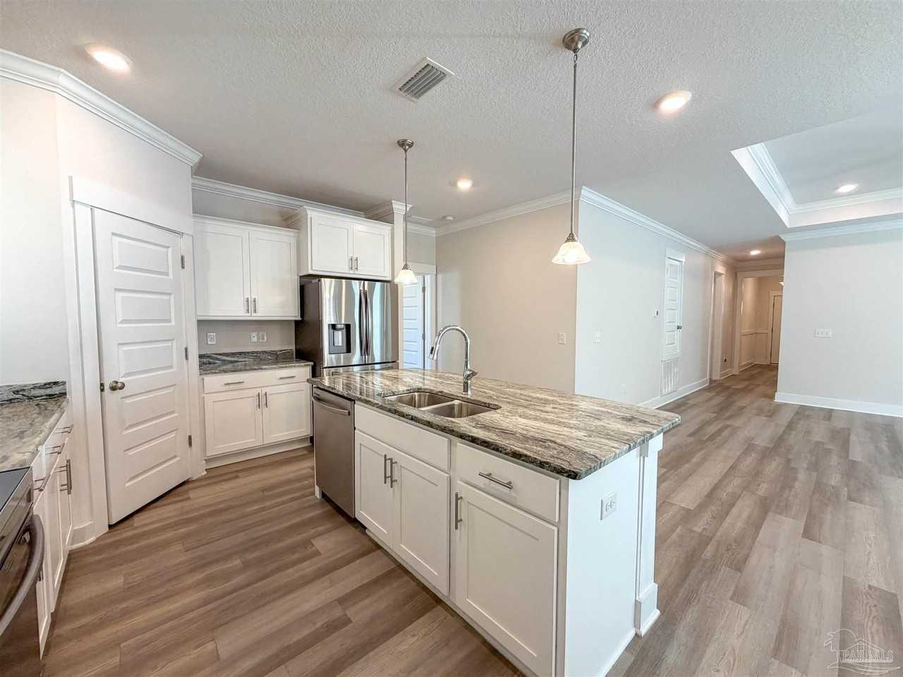 7429 Jamesville Rd - Photo 5 of 24