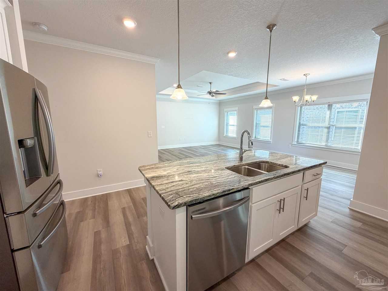 7429 Jamesville Rd - Photo 7 of 24