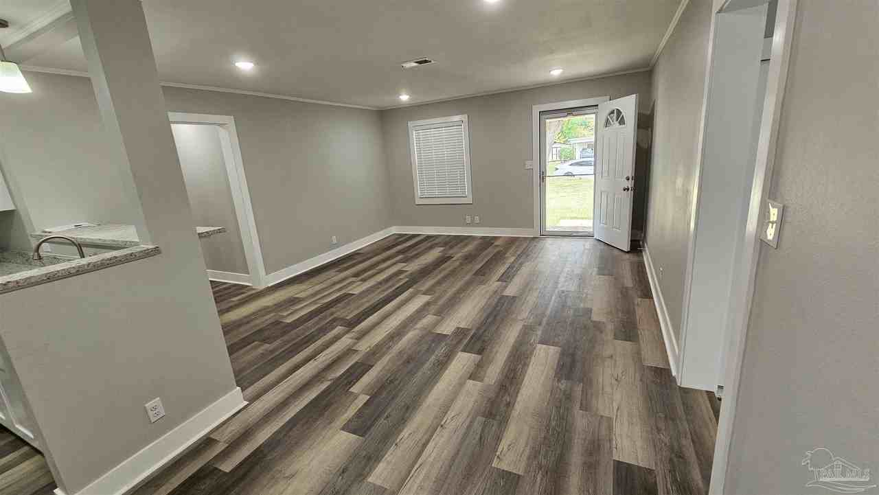 1611 E Baars St - Photo 6 of 22