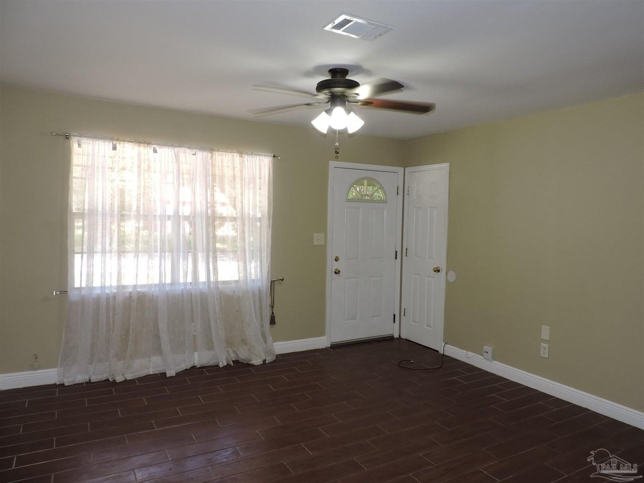 291 Corrydale Dr - Photo 3 of 14