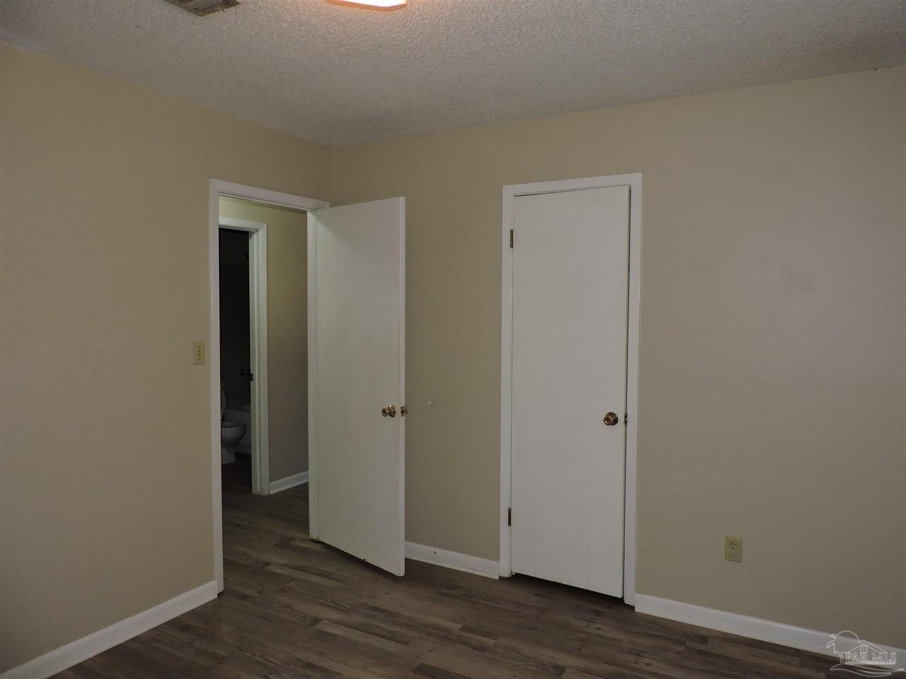 5099 Yacht Harbor Cir - Photo 3 of 10