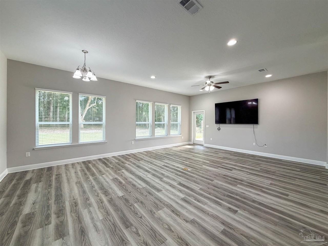 4578 Red Oak Dr - Photo 3 of 30