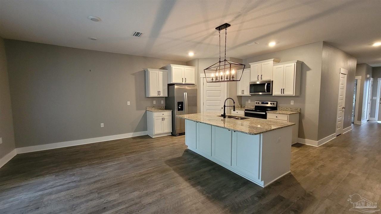 5748 Conley Ct - Photo 7 of 22