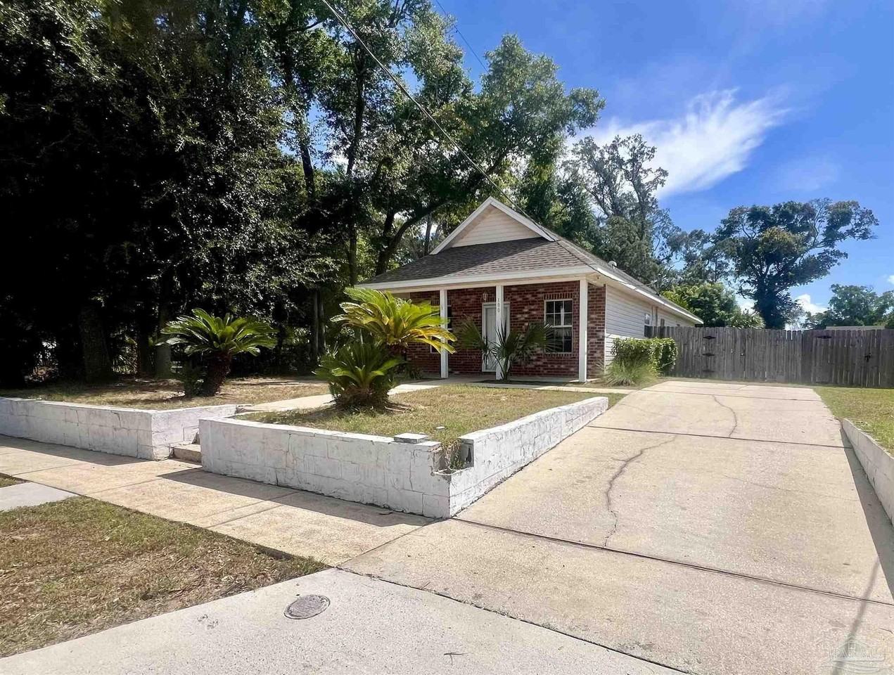 100 S H St - Photo 2 of 11