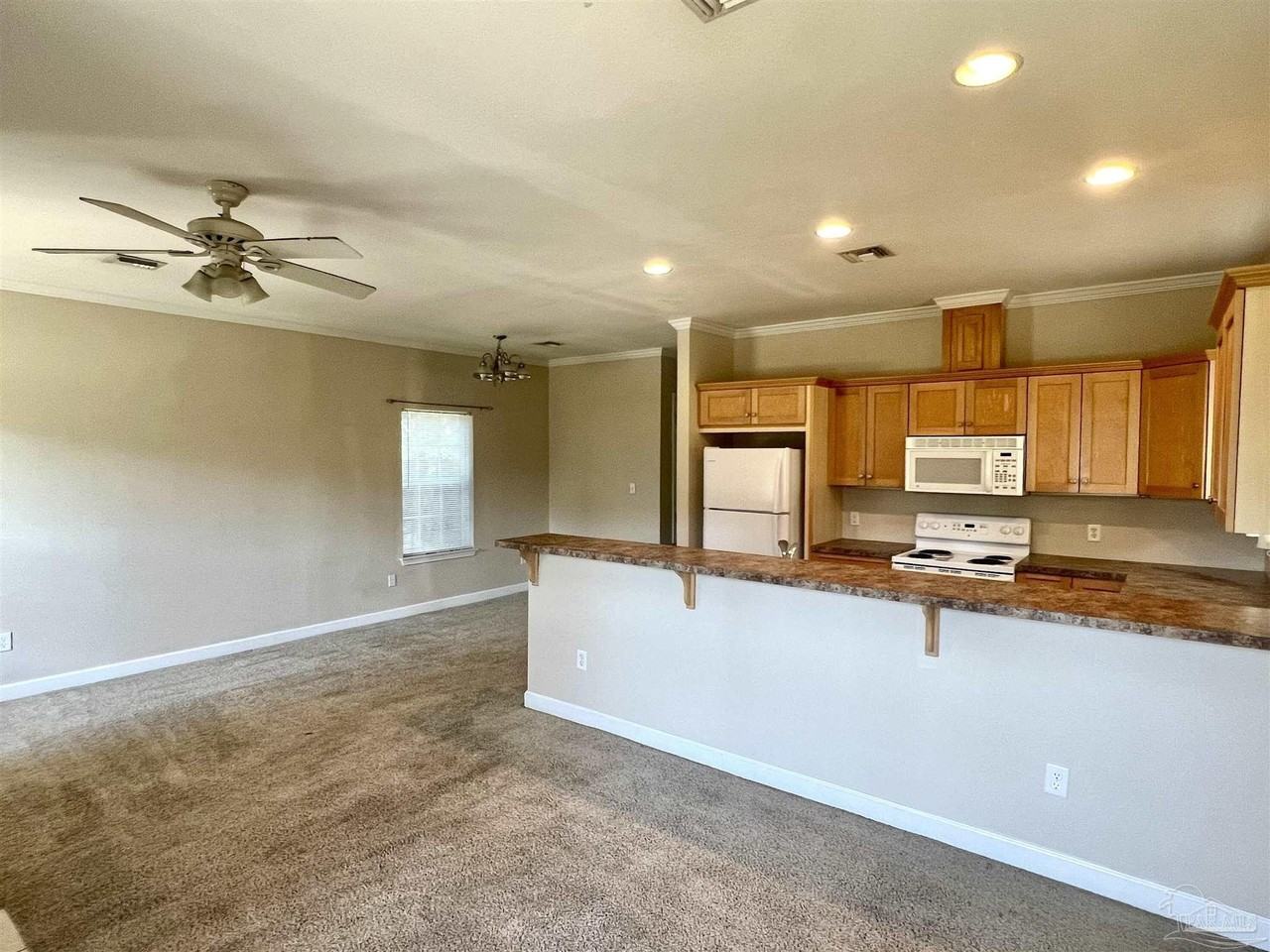 100 S H St - Photo 4 of 11