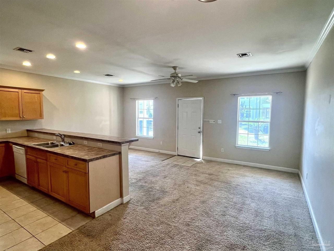 100 S H St - Photo 5 of 11