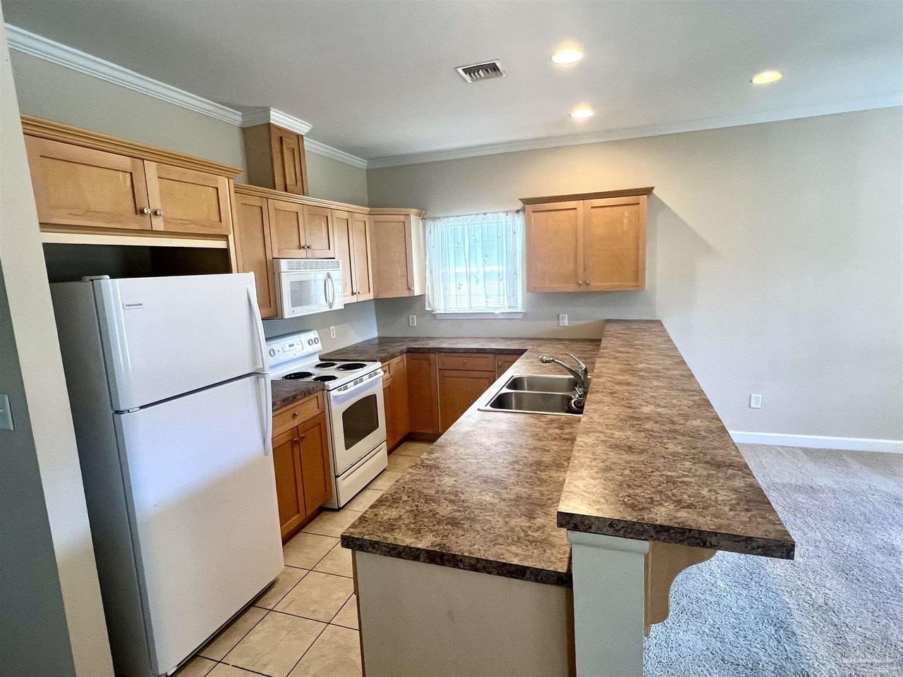 100 S H St - Photo 6 of 11