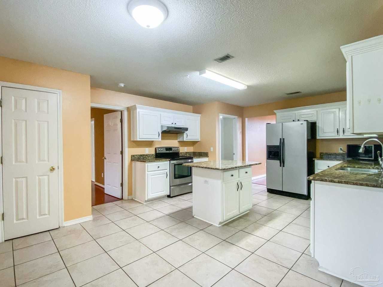 9121 Sebring Dr - Photo 4 of 26